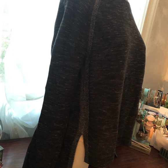 Sweater - Picture 5 of 6